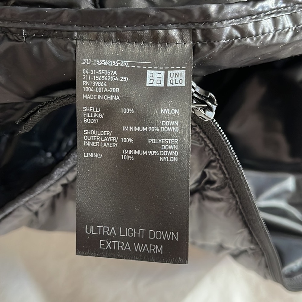Uniqlo Ultra Light Down extra warm black jacket w/pockets front zipper like new - Picture 10 of 11